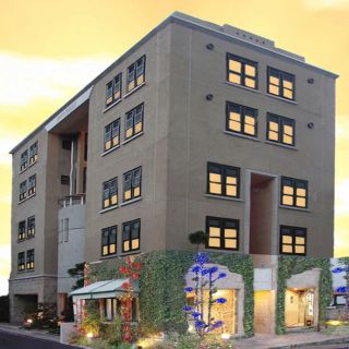 2000 HOUSE 4-A